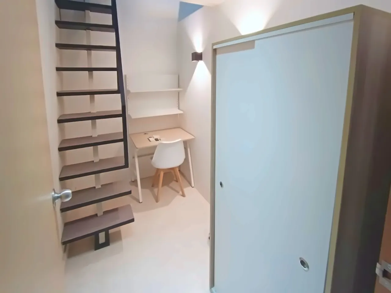 Eight Riversuites · 普通房(17 楼) · 阁楼